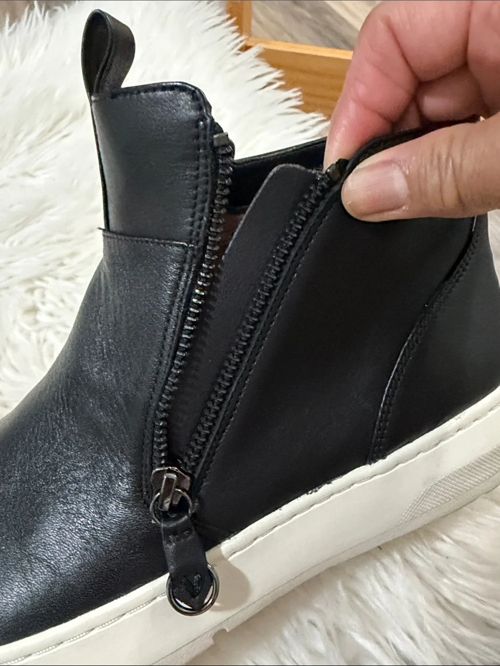Vionic Black Leather Ankle Booties with White Platform Sole Size 9.5